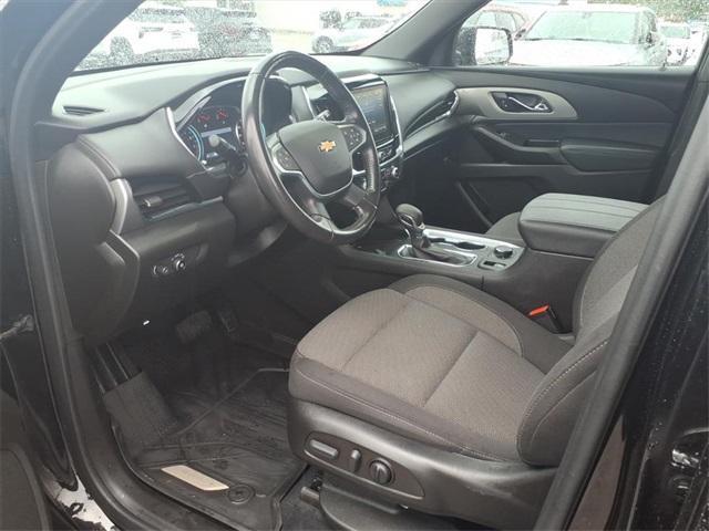 Photo of 2022 Mosaic Black Metallic Chevrolet Traverse