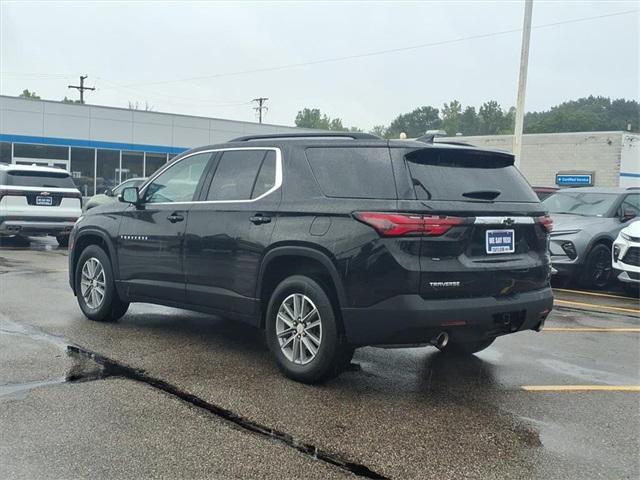 Photo of 2022 Mosaic Black Metallic Chevrolet Traverse