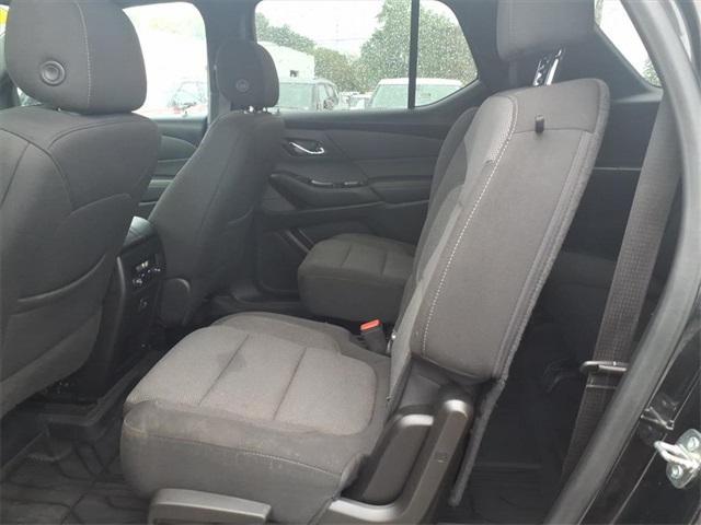 Photo of 2022 Mosaic Black Metallic Chevrolet Traverse