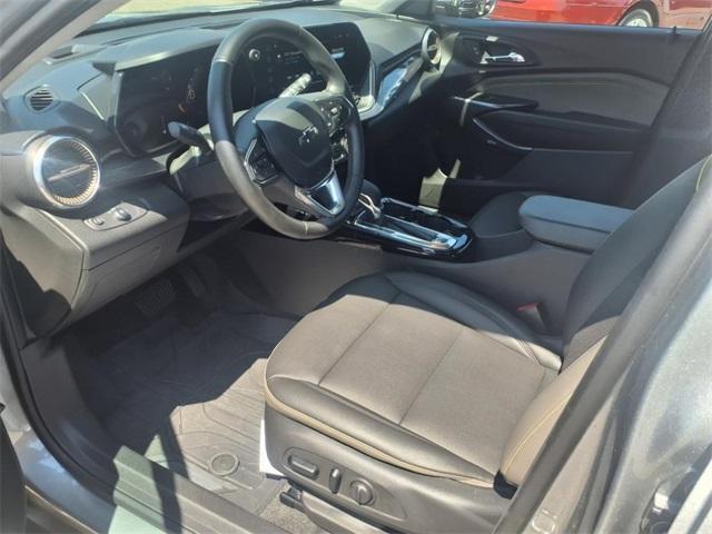 Photo of 2024 Sterling Gray Metallic Chevrolet Trax