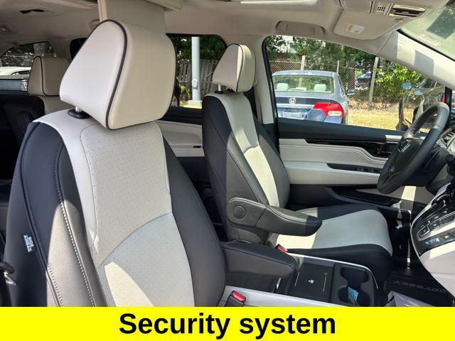 Photo of 2025 Smoke Blue Pearl Honda Odyssey