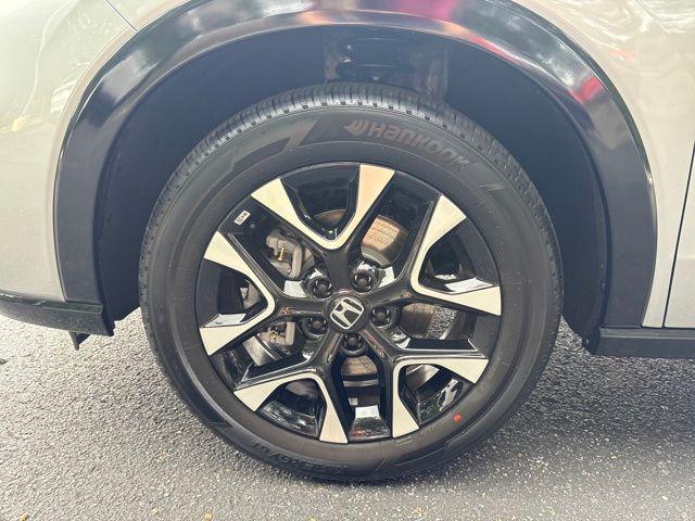 Photo of 2026 Solar Silver Metallic Honda HR-V