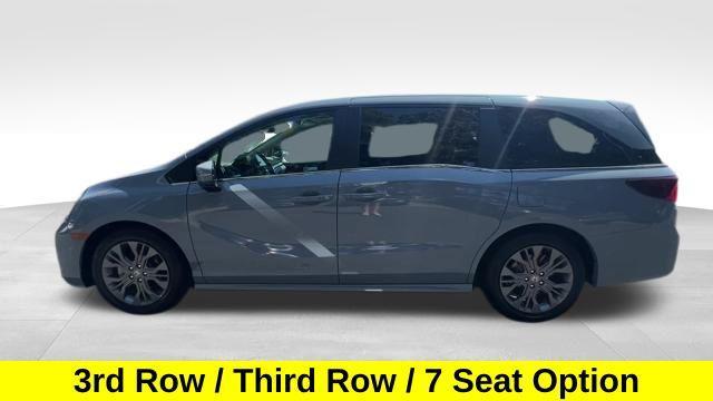 Photo of 2025 Sonic Gray Pearl Honda Odyssey