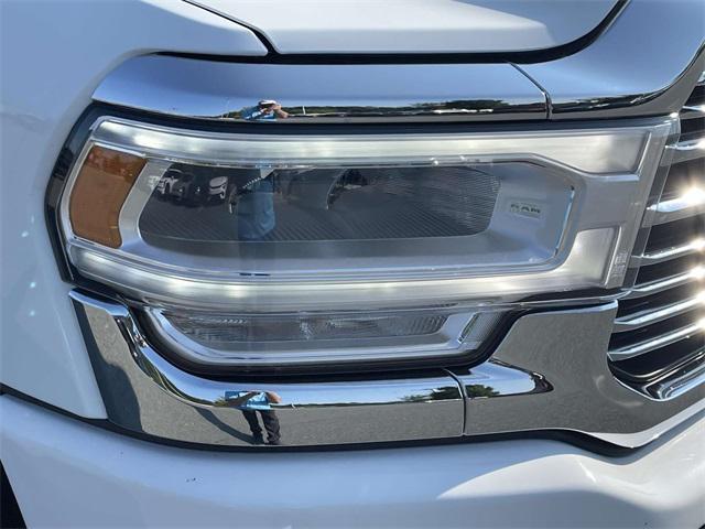 Photo of 2024 Bright White Clearcoat RAM 2500