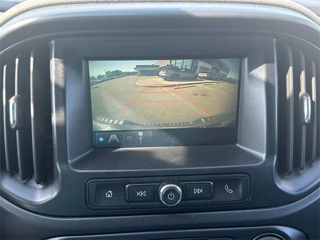 Photo of 2018 Summit White Chevrolet Colorado