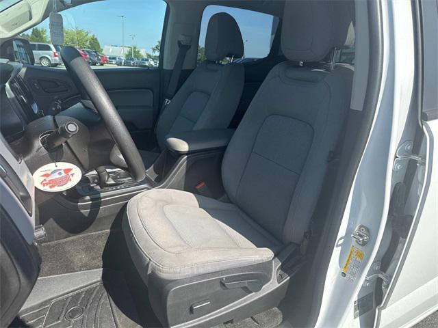 Photo of 2018 Summit White Chevrolet Colorado
