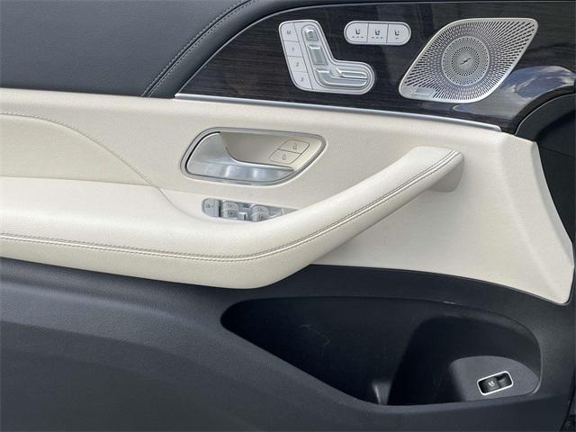 Photo of 2022 Silver Metallic Mercedes-Benz GLE 350