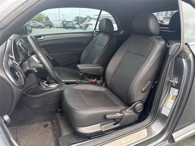 Photo of 2016 Platinum Gray Metallic/Black Roof Volkswagen Beetle