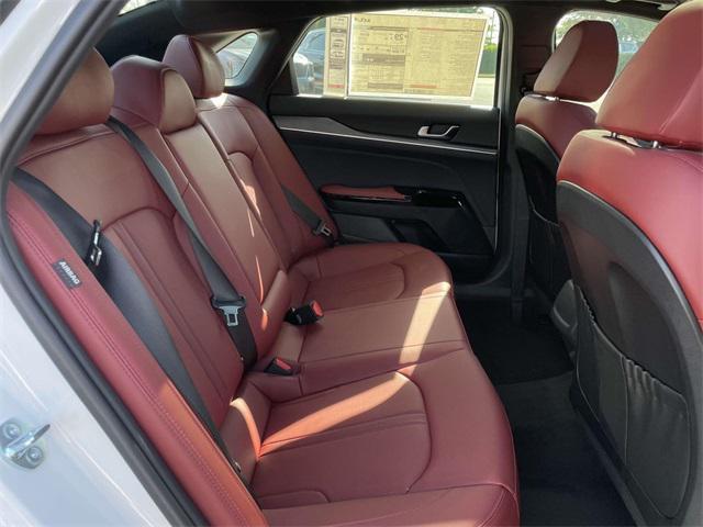 Photo of 2025 Snow White Pearl Kia K5