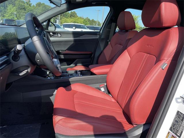 Photo of 2025 Snow White Pearl Kia K5