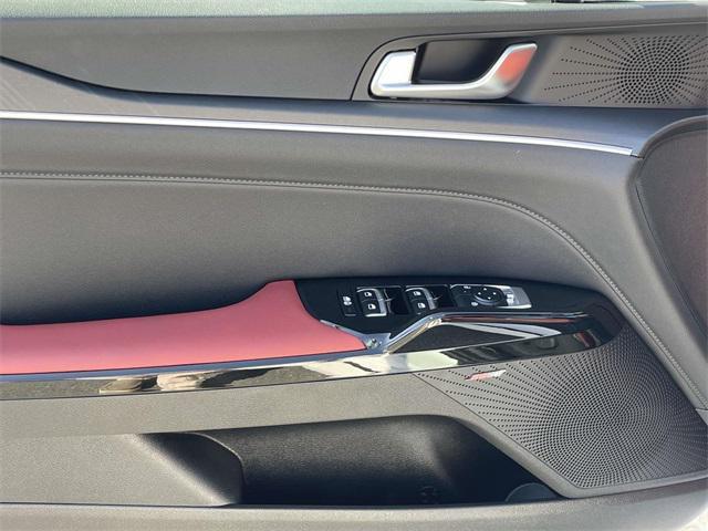 Photo of 2025 Snow White Pearl Kia K5