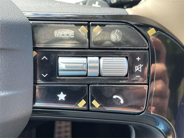 Photo of 2026 Ivory Silver Kia Sorento