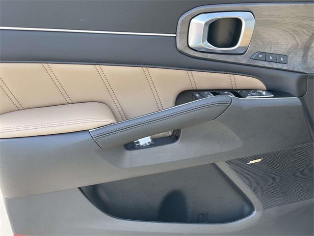 Photo of 2026 Ivory Silver Kia Sorento