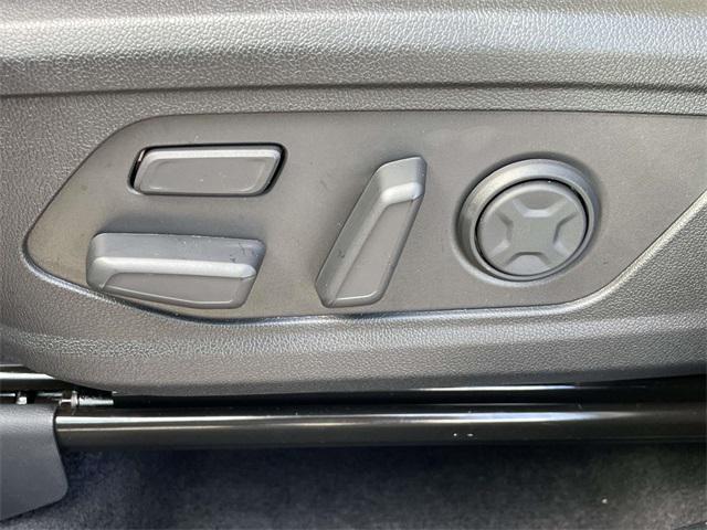 Photo of 2026 Ivory Silver Kia Sorento