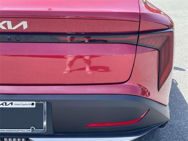 Photo of 2025 Currant Red Kia K4