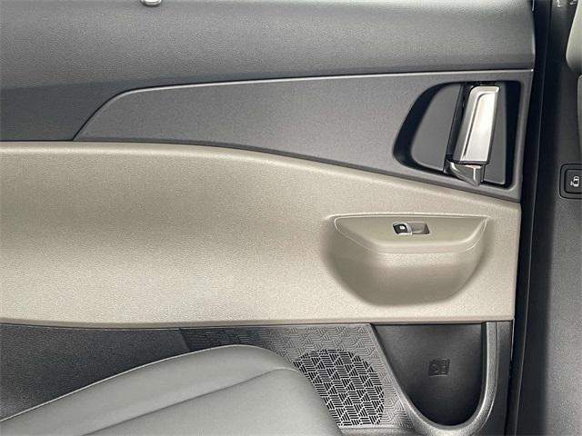 Photo of 2026 Deep Chroma Blue Kia Carnival