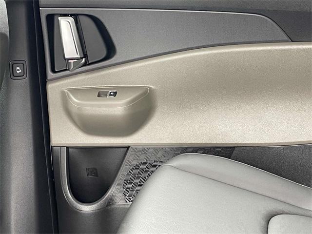 Photo of 2026 Deep Chroma Blue Kia Carnival