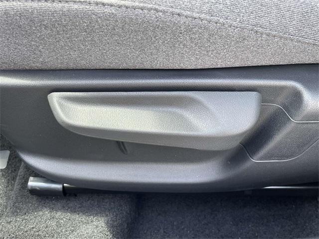 Photo of 2025 Snow White Pearl Kia K4