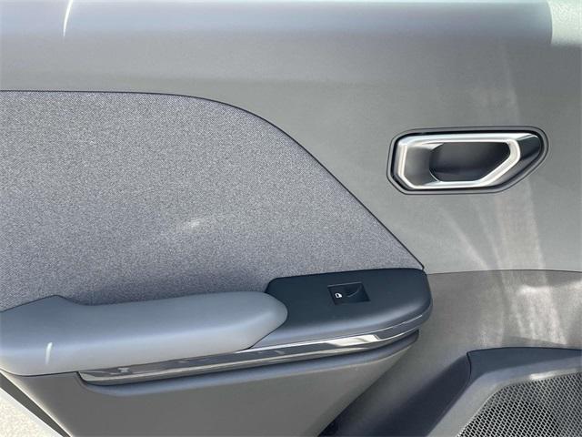 Photo of 2025 Snow White Pearl Kia K4