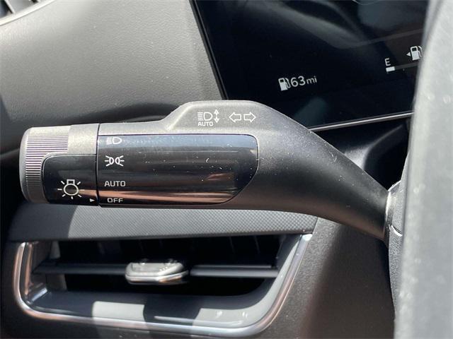 Photo of 2025 Snow White Pearl Kia K4