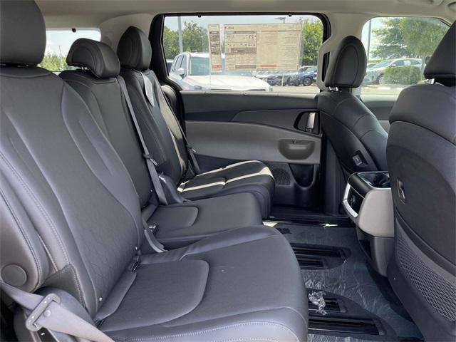 Photo of 2025 Deep Chroma Blue Kia Carnival