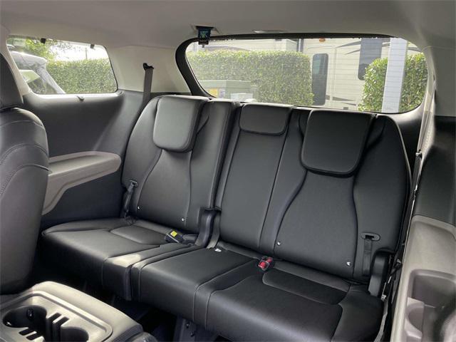 Photo of 2025 Deep Chroma Blue Kia Carnival