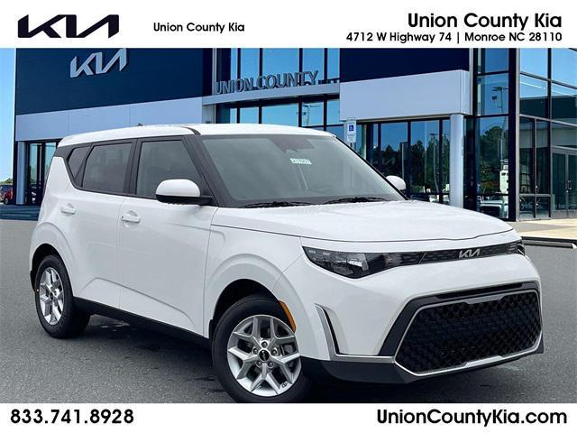 Photo of 2025 Snow White Pearl Kia Soul