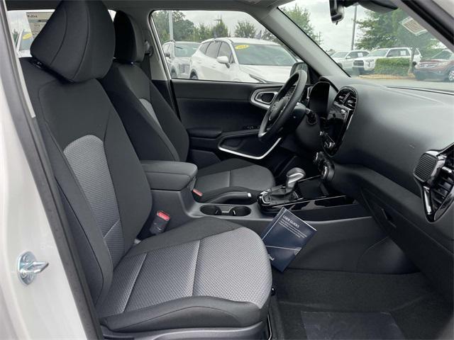 Photo of 2025 Snow White Pearl Kia Soul