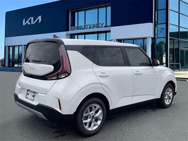 Photo of 2025 Snow White Pearl Kia Soul