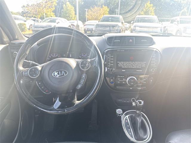 Photo of 2014 Clear White Kia Soul