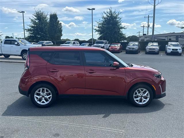 Photo of 2024 Mars Orange Kia Soul