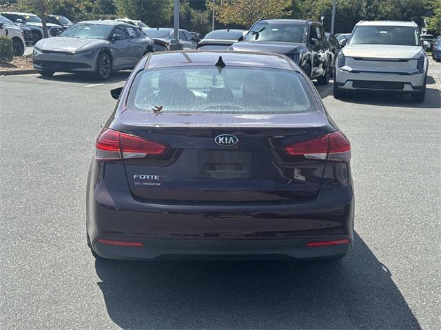 Photo of 2017 Garnet Red Kia Forte