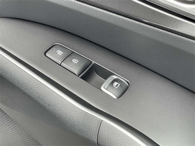 Photo of 2025 Glacial White Pearl Kia Sorento