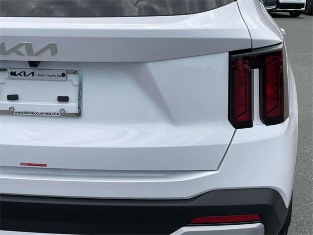 Photo of 2025 Glacial White Pearl Kia Sorento