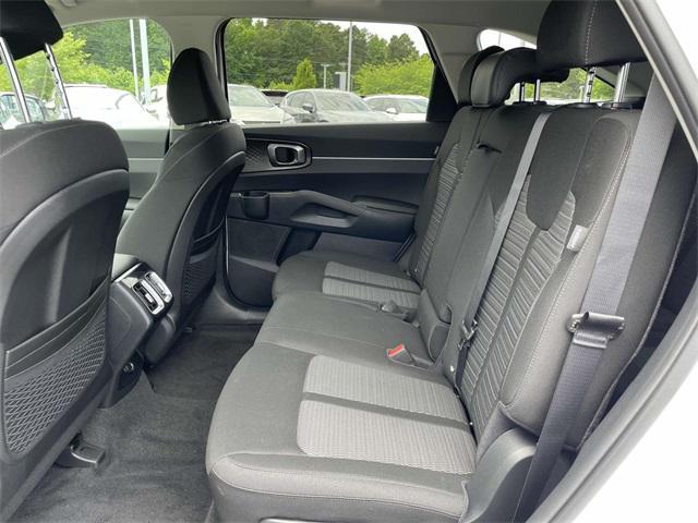 Photo of 2025 Glacial White Pearl Kia Sorento