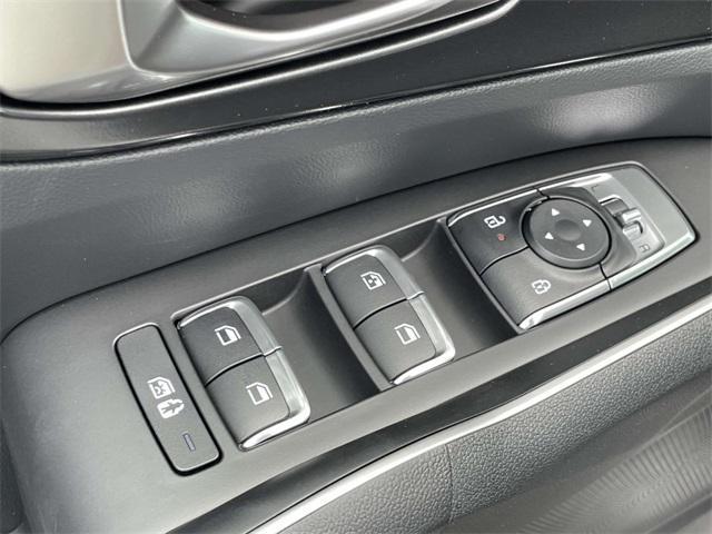 Photo of 2025 Glacial White Pearl Kia Sorento