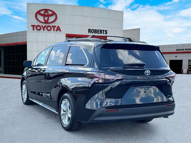 Photo of 2025 Midnight Black Metallic Toyota Sienna