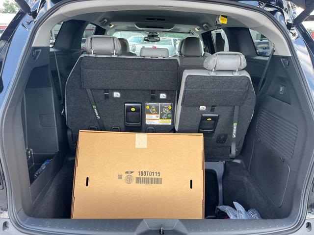 Photo of 2025 Midnight Black Metallic Toyota Sienna