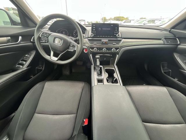 Photo of 2020 Lunar Silver Metallic Honda Accord