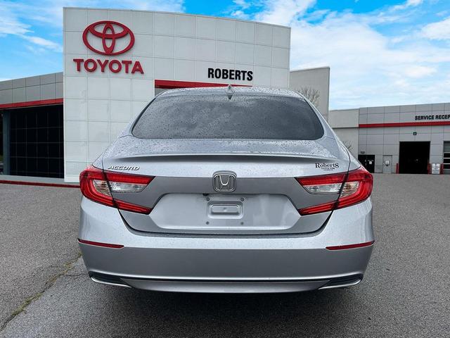 Photo of 2020 Lunar Silver Metallic Honda Accord