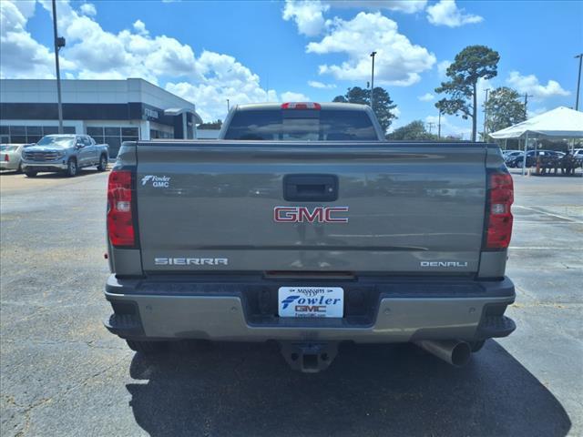 Photo of 2018 Quicksilver Metallic GMC Sierra 3500