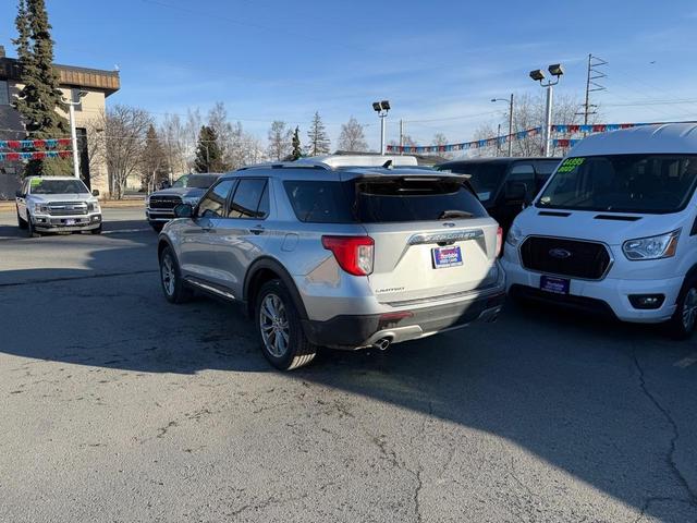 Photo of 2022 Silver Ford Explorer
