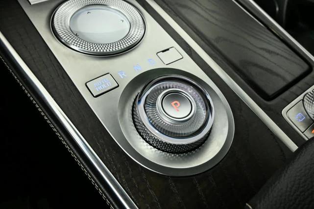 Photo of 2022 Uyuni White Genesis GV80