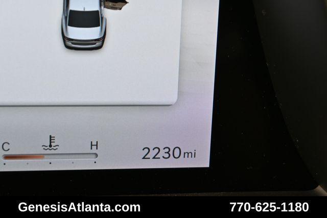 Photo of 2025 Vik Black Genesis G90