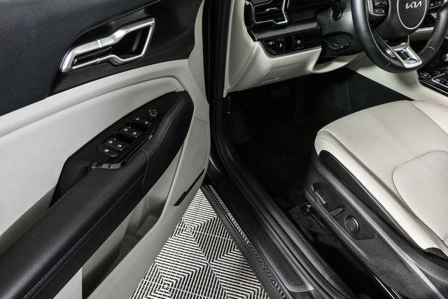 Photo of 2024 Gravity Gray Kia Sportage