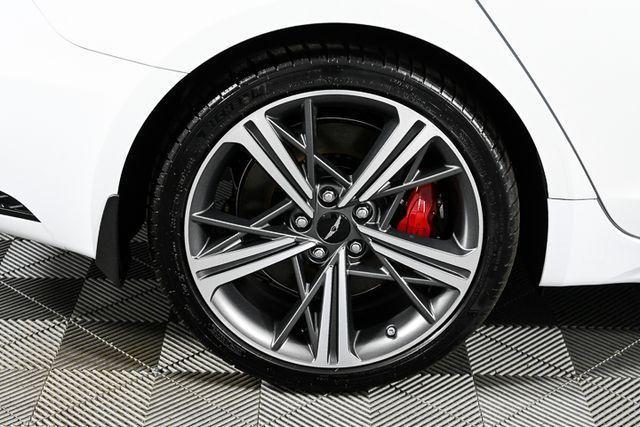 Photo of 2025 Uyuni White Genesis G70