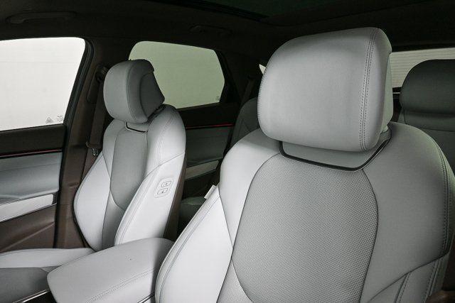 Photo of 2026 Vik Black Genesis GV70