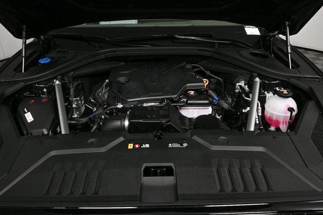 Photo of 2026 Vik Black Genesis GV70