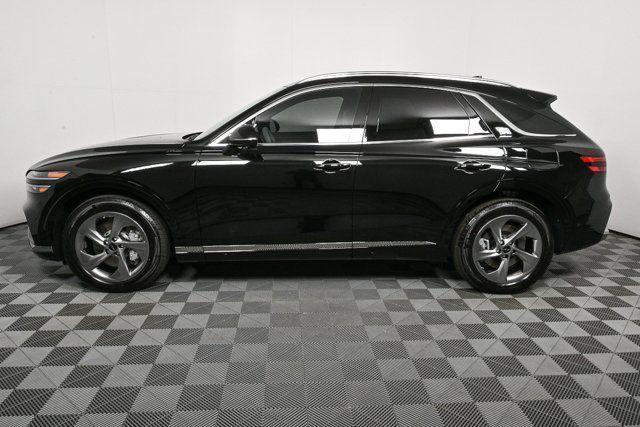 Photo of 2026 Vik Black Genesis GV70