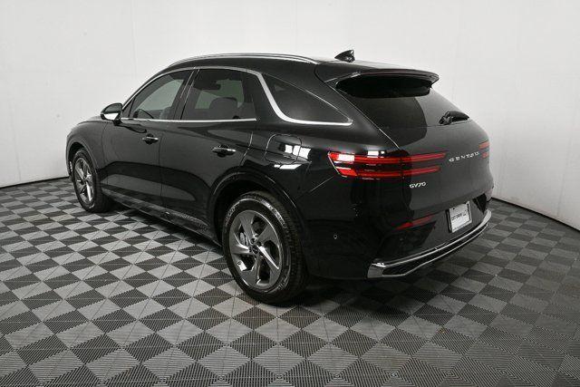 Photo of 2026 Vik Black Genesis GV70